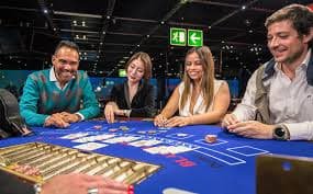 Teen Patti three-card poker hand display